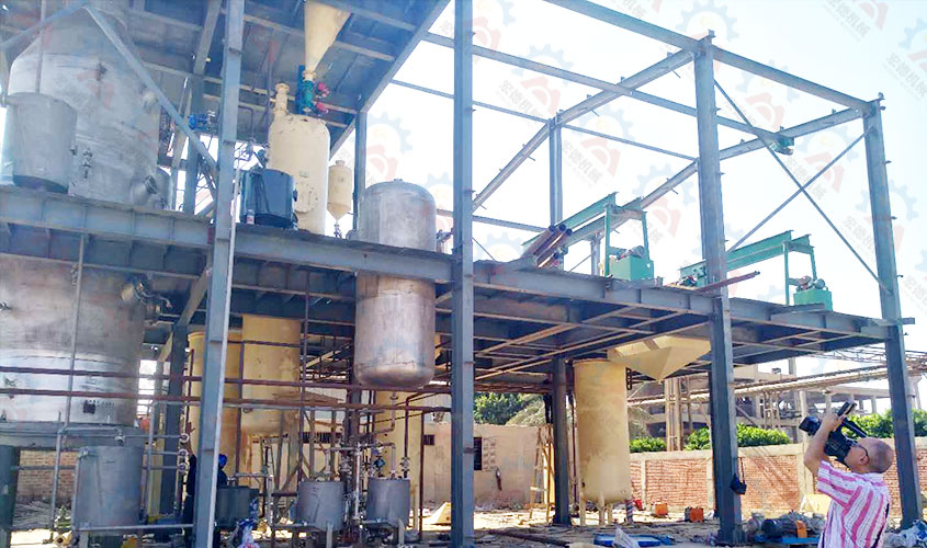 菜籽油<a href=http://m.socialmediak.com/jinglian/ target=_blank class=infotextkey>精煉油設(shè)備</a>脫膠工藝簡(jiǎn)述