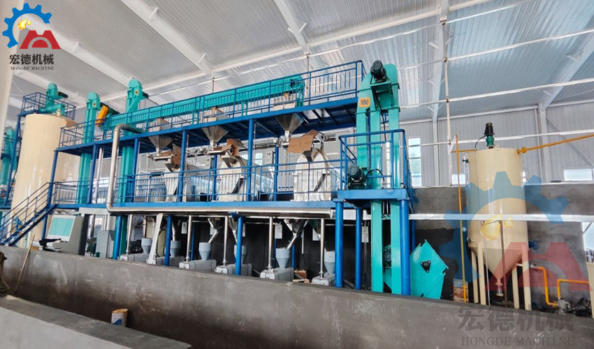 <a href=http://m.socialmediak.com/zhayouji/ target=_blank class=infotextkey>榨油機(jī)</a>廠家